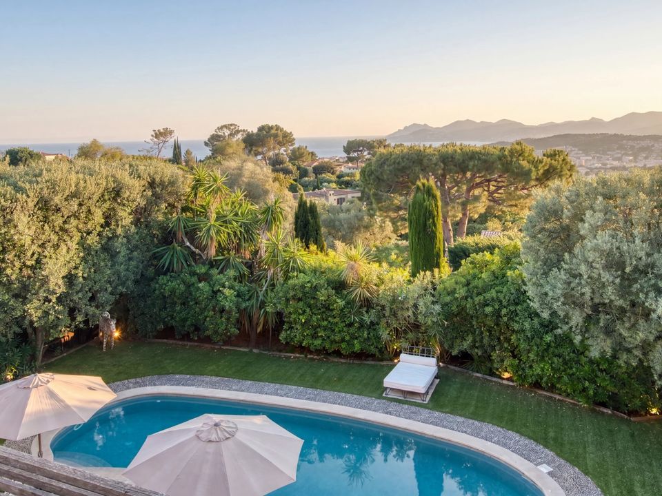 Villa i Le Cannet, Alpes-Maritimes - foto 1