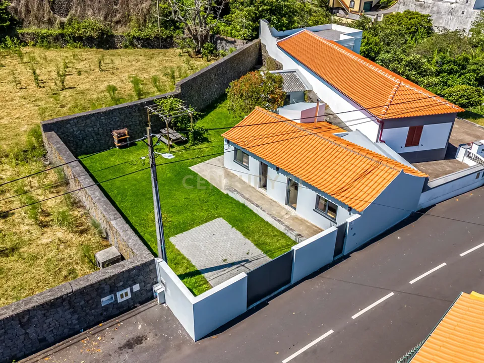 Villa i Angra do Heroismo, Terceira - foto 1