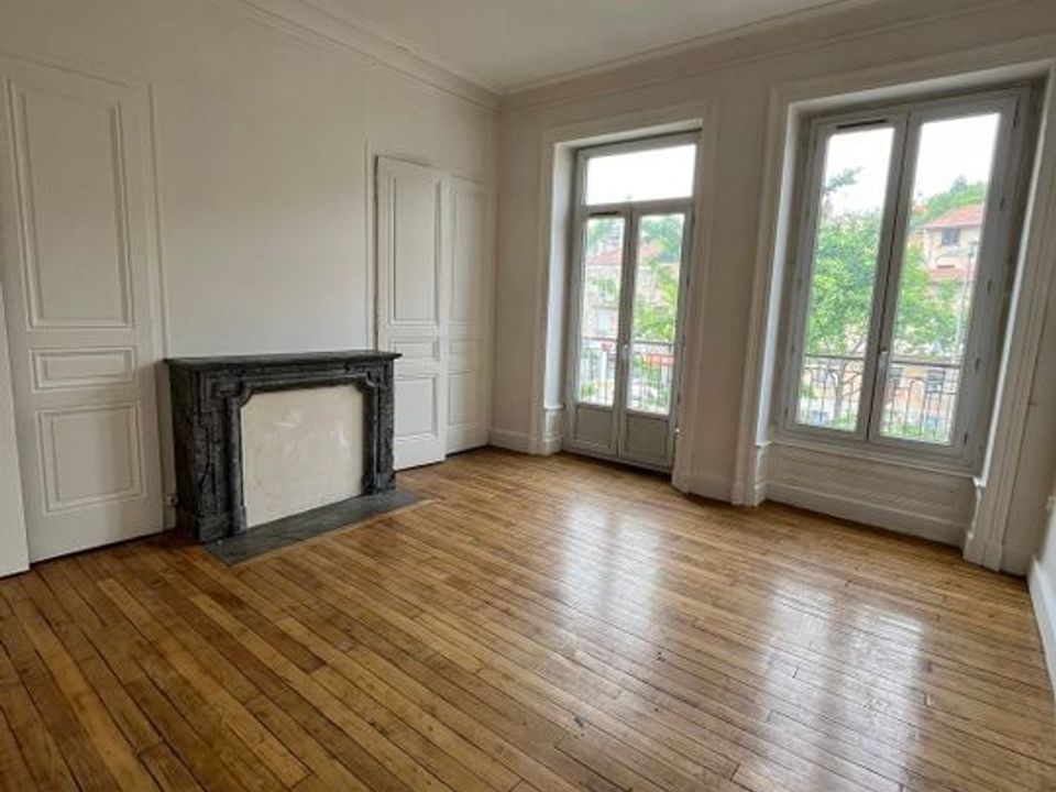 Apartment in Rive-de-Gier, Loire - photo 1