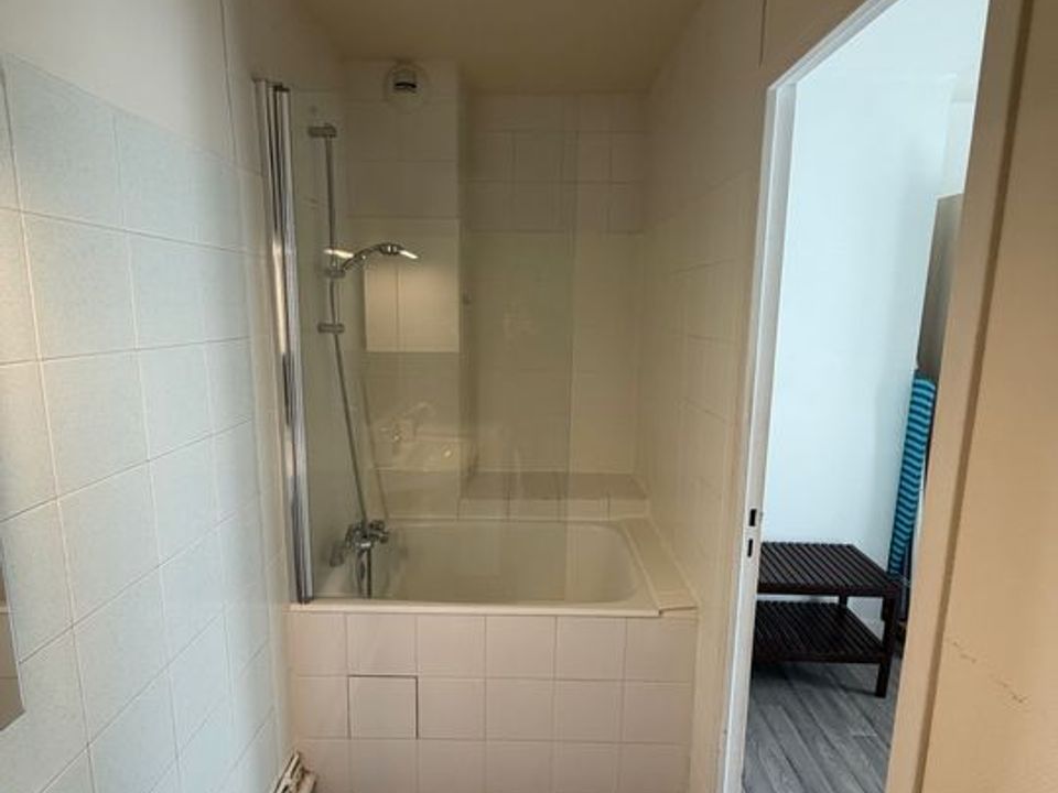 Apartment in Limoges, Haute-Vienne - photo 5