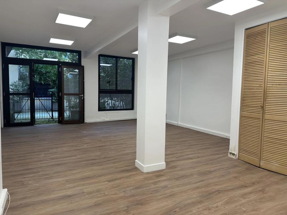 Erhvervsejendom i Neuilly-sur-Seine, Hauts-de-Seine - foto 1