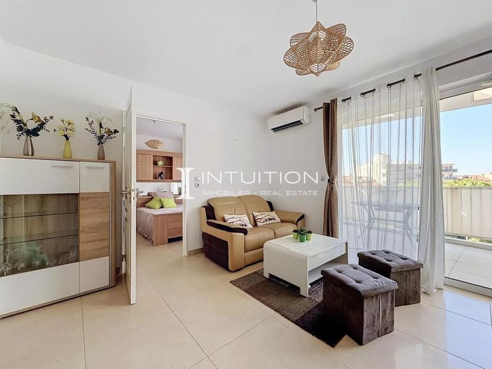 Apartment in Cannes, Alpes-Maritimes - photo 2