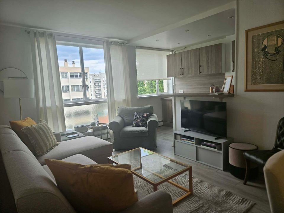 Apartment in Boulogne-Billancourt, Hauts-de-Seine - photo 1