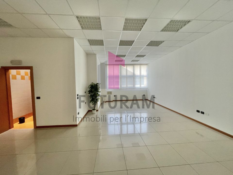 Erhvervsejendom i Torri di Quartesolo, Vicenza - foto 3
