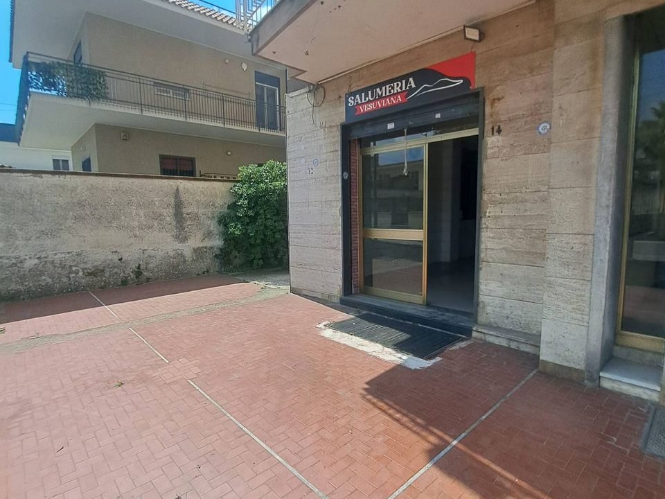 Erhvervsejendom i Marigliano, Naples - foto 1
