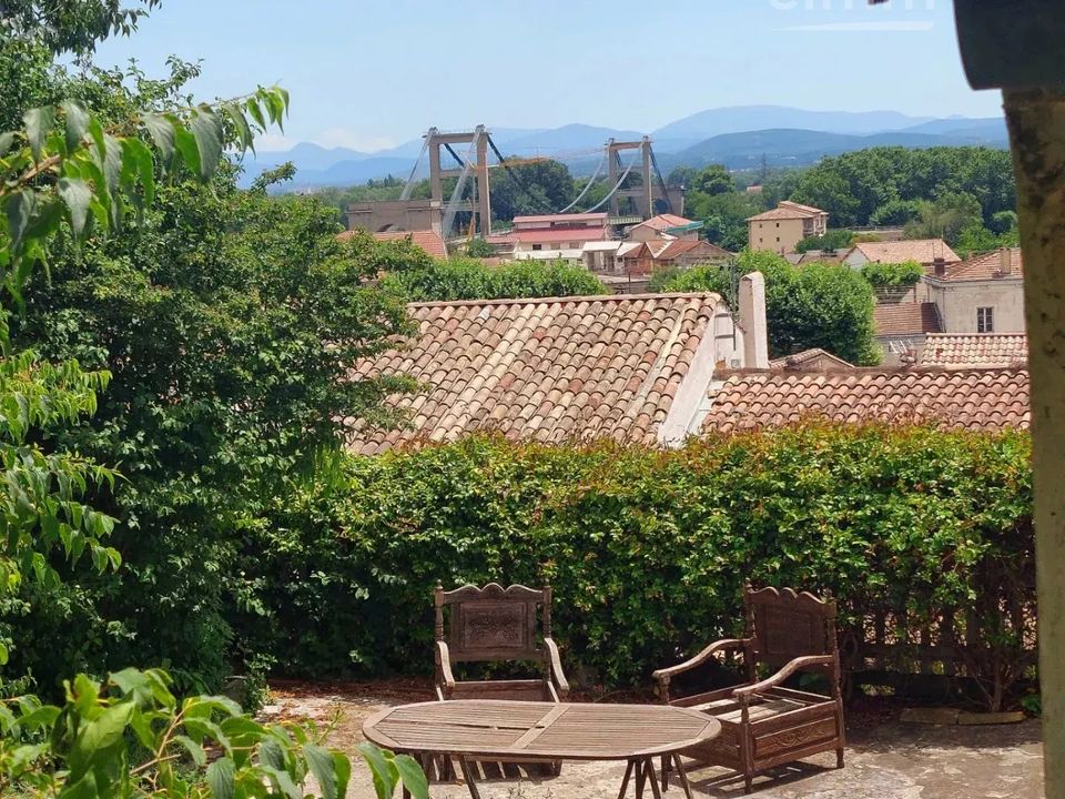 Radhus i Le Teil, Ardeche - foto 2
