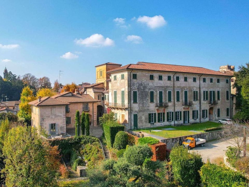 Villa em Azzate, Varese - foto 1