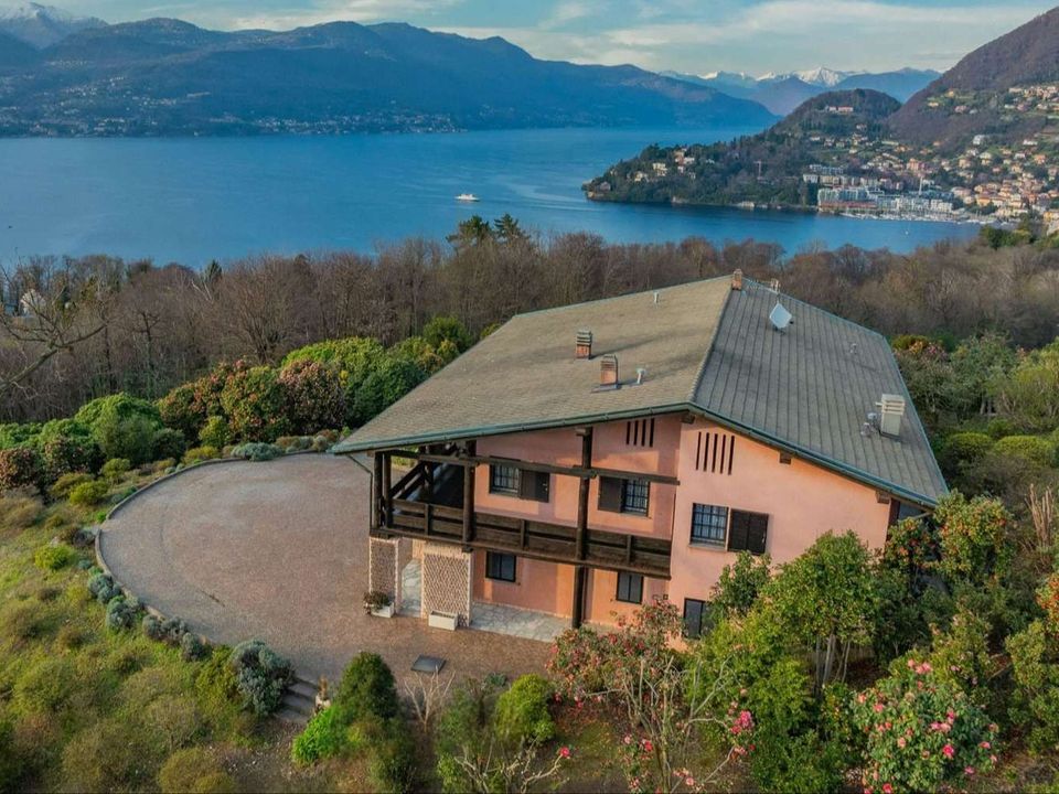 Villa i Laveno-Mombello, Varese - foto 1