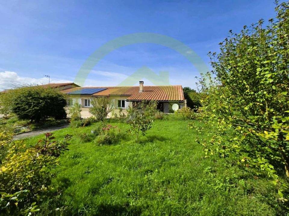 Villa en Saint-Bonnet-Sur-Gironde, Charente-Maritime - foto 1