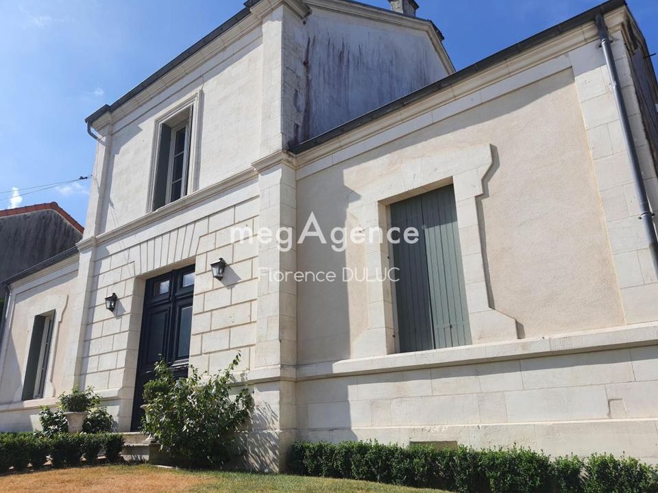 Villa i Saint-Jean-d'Angely, Charente-Maritime - bilde 1
