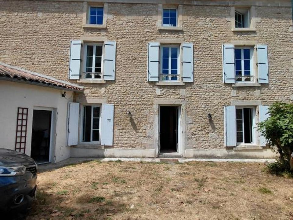 Villa i Saint-Maixent-l'Ecole, Deux-Sevres - foto 1