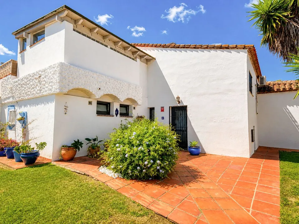 Casa unifamiliar a Estepona, Malaga - foto 1