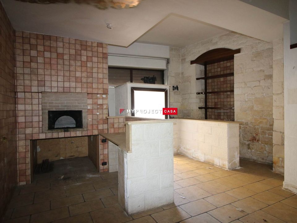 L'establiment comercial a Martina Franca, Taranto - foto 5