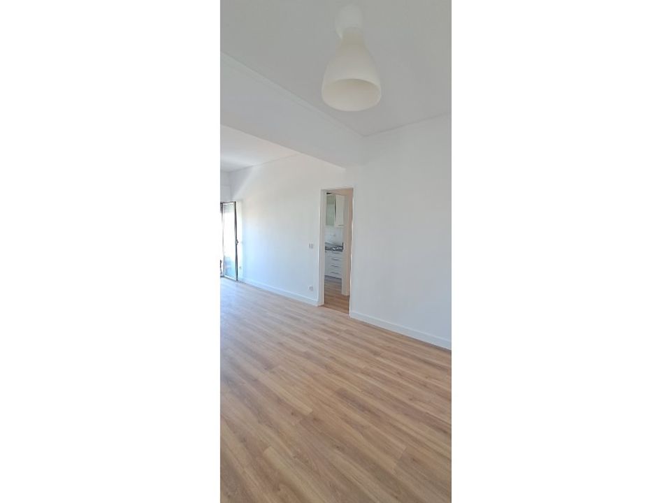 Apartment in Carnaxide, Lisbon - photo 5