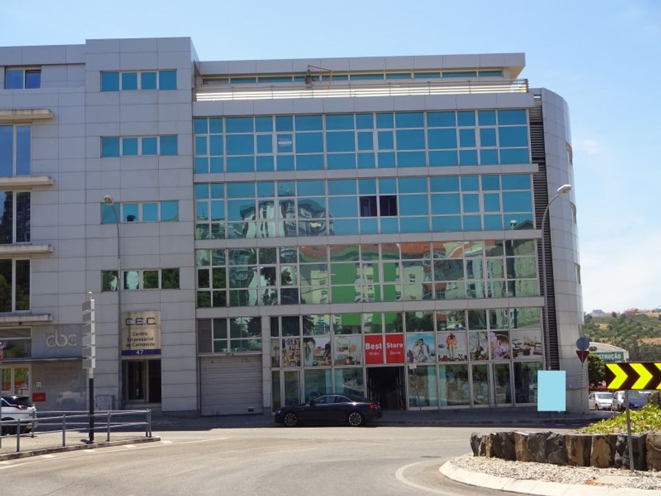 Erhvervsejendom i Carnaxide, Lisbon - foto 1