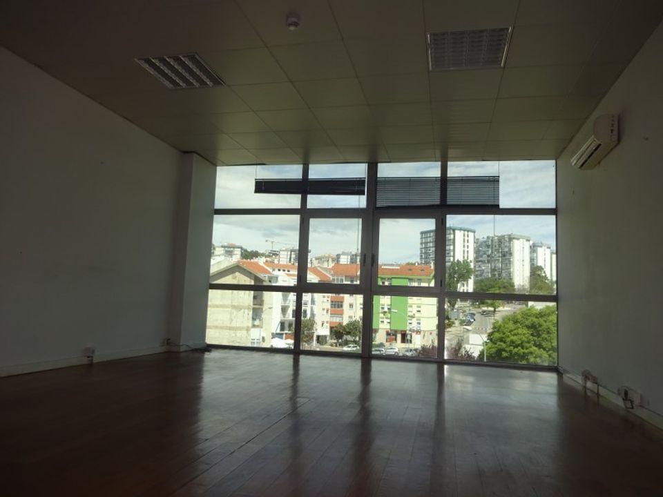 Erhvervsejendom i Carnaxide, Lisbon - foto 4