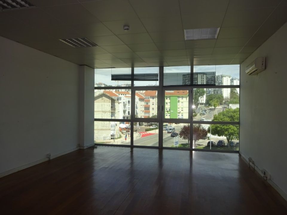 Erhvervsejendom i Carnaxide, Lisbon - foto 5
