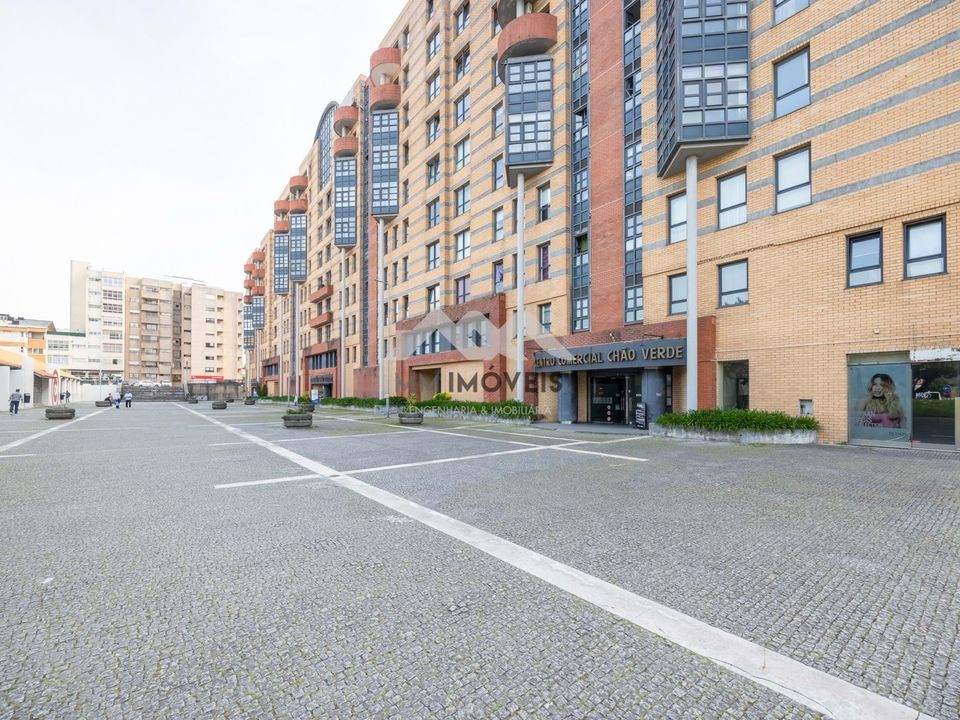 Erhvervsejendom i Rio Tinto, Porto - foto 1