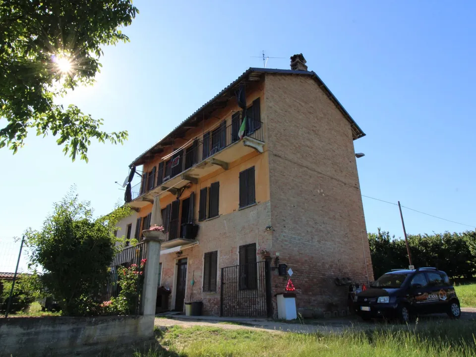 Landejendom i San Damiano d'Asti, Asti - foto 1