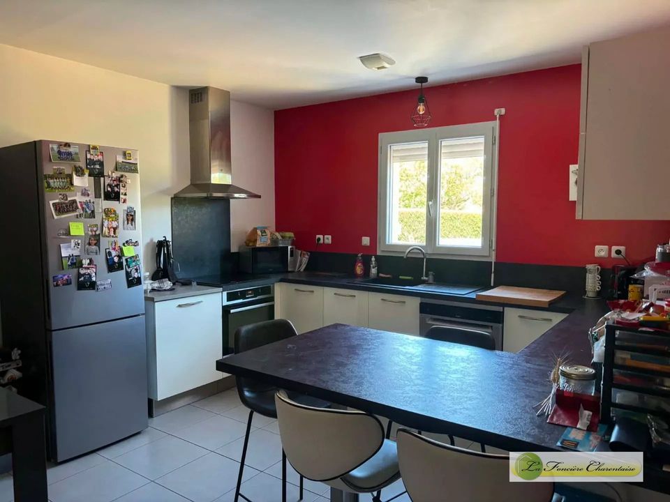 Villa em La Rochefoucauld-en-Angoumois, Charente - foto 2
