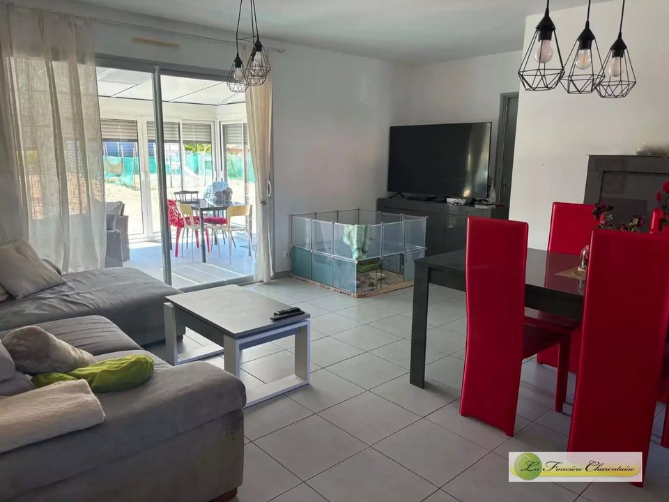 Villa em La Rochefoucauld-en-Angoumois, Charente - foto 4