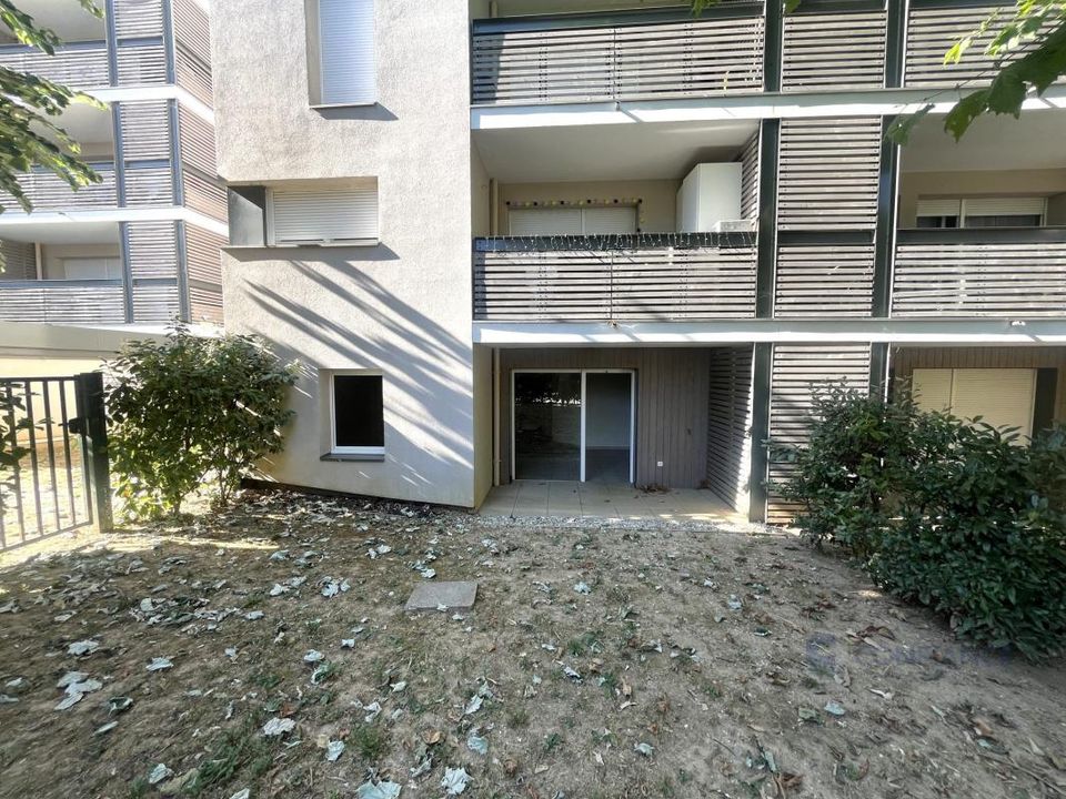 Lejlighed i Décines-Charpieu, Rhone - foto 2