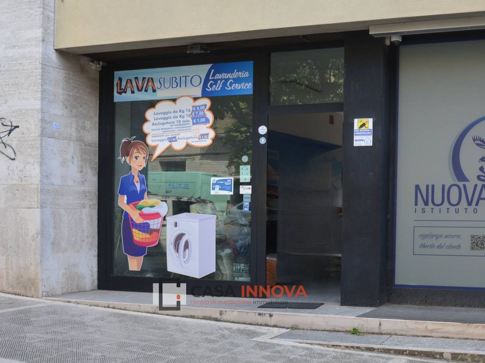 L'establiment comercial a Matera, Matera - foto 1
