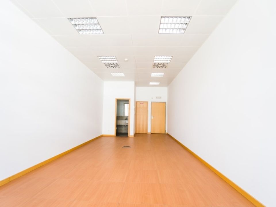 Erhvervsejendom i Almada, Setubal - foto 2