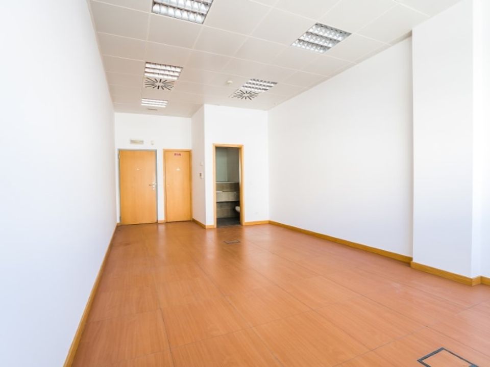 Erhvervsejendom i Almada, Setubal - foto 4