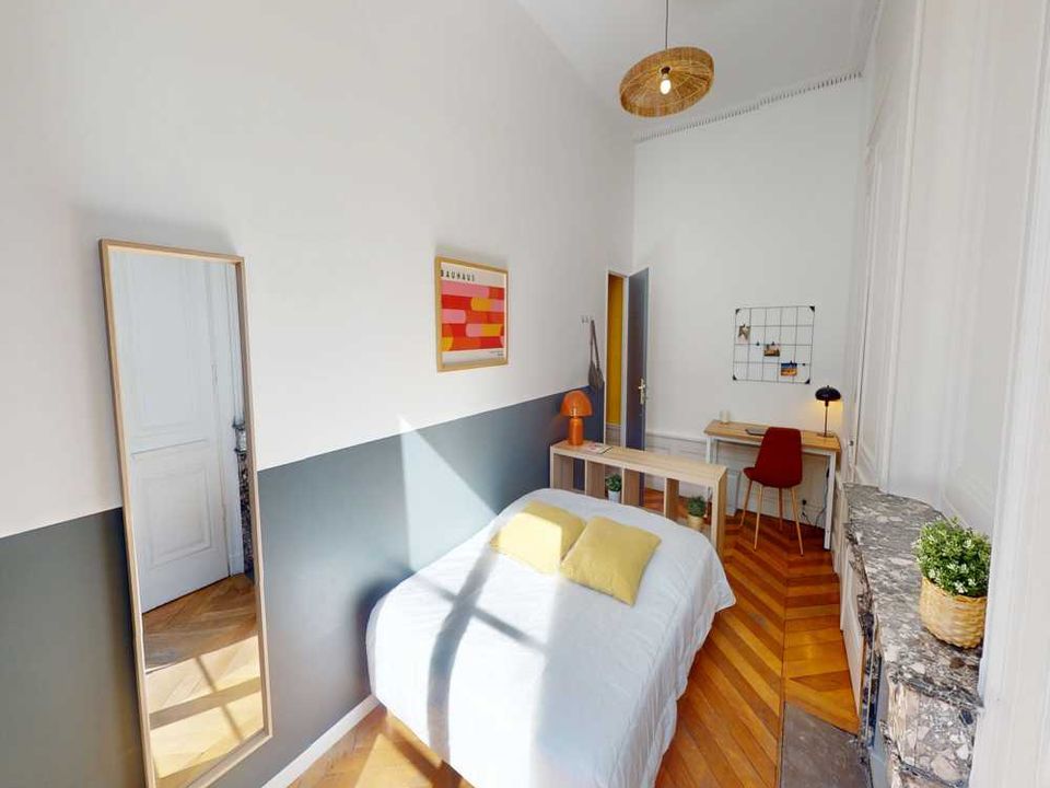 Apartment in Lyon, Rhone - photo 2