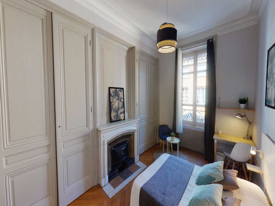 Apartment in Lyon, Rhone - photo 2