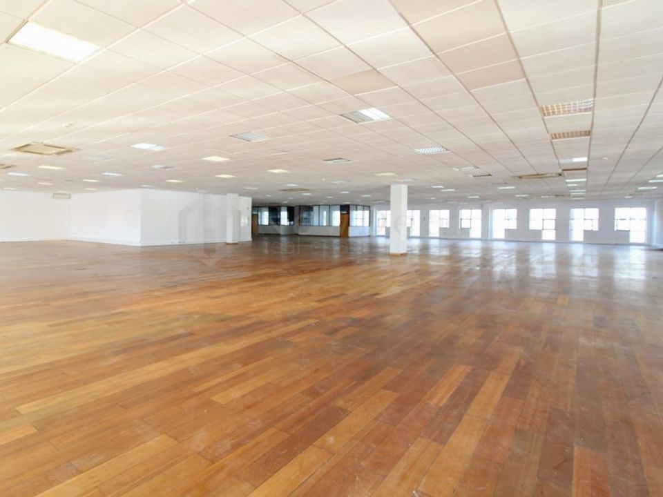Commercial property in Amadora, Lisbon - photo 1