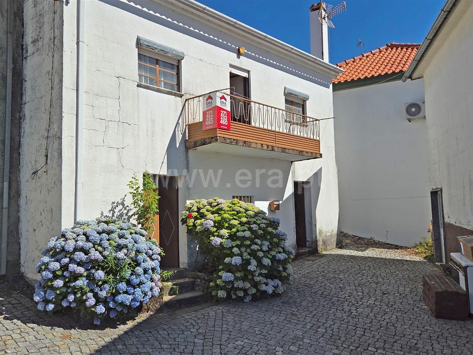 Hus i byn i Guarda, Guarda - foto 1