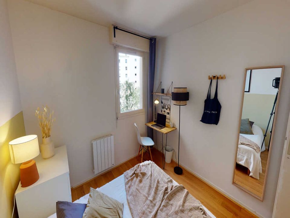 Apartment in Lyon, Rhone - photo 2