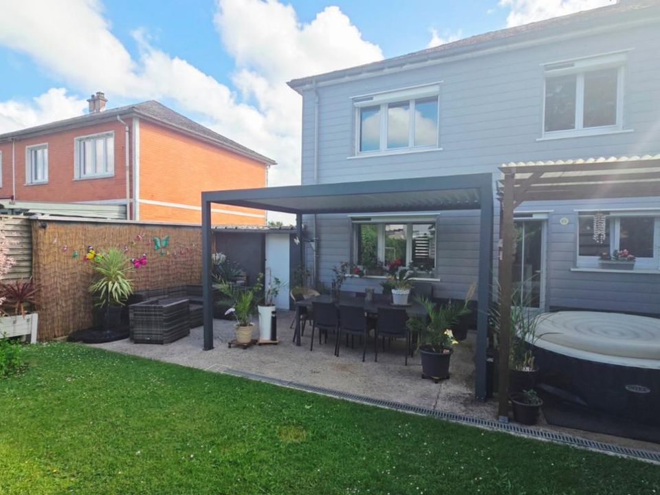 Villa in Arras, Pas-de-Calais - foto 1