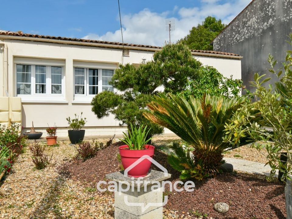 Villa em Saint-Jean-d'Angely, Charente-Maritime - foto 1