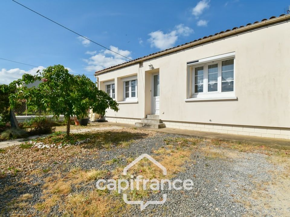 Villa em Saint-Jean-d'Angely, Charente-Maritime - foto 2
