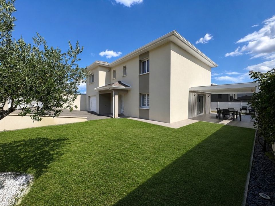 Villa en Jonage, Rhone - foto 1