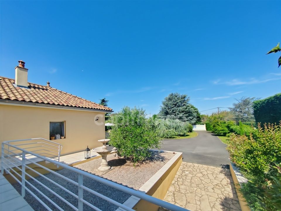Villa in Tournus, Saone-et-Loire - foto 2