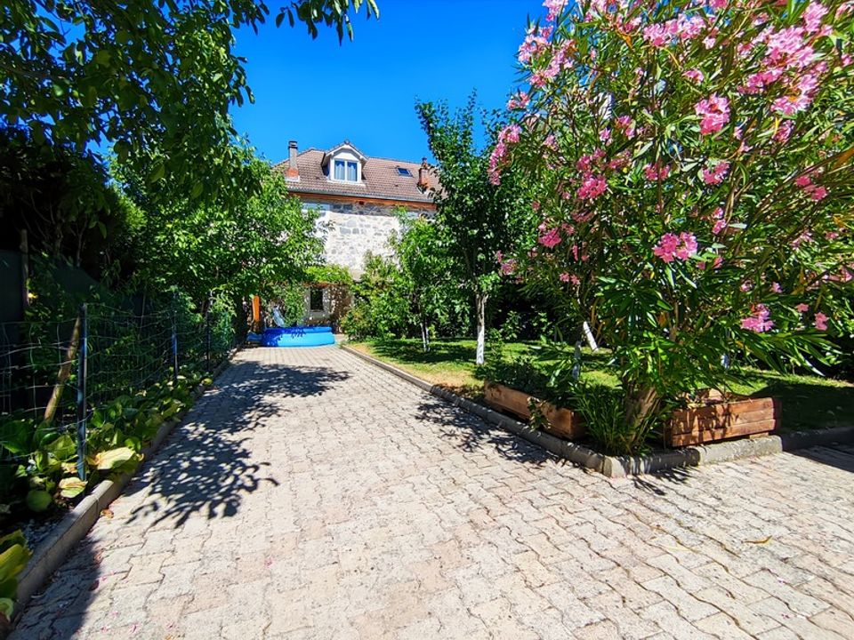 Villa i Douvaine, Haute-Savoie - bilde 1