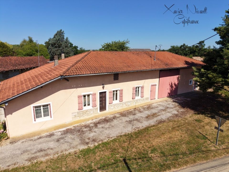 Villa em Montrevel-en-Bresse, Ain - foto 1