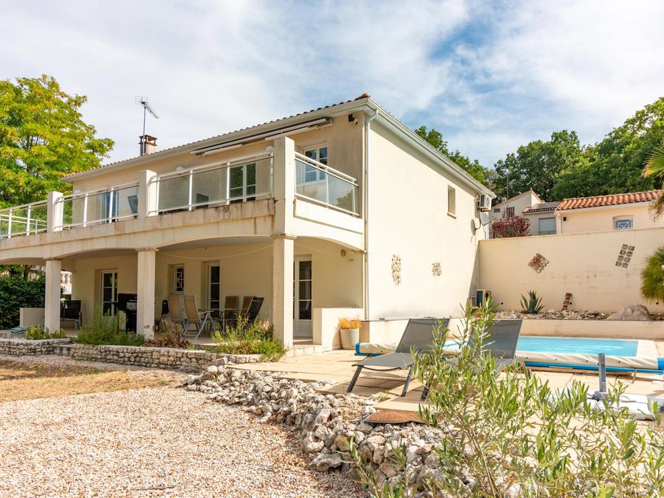 Villa i Saint-Même-les-Carrières, Charente - foto 1