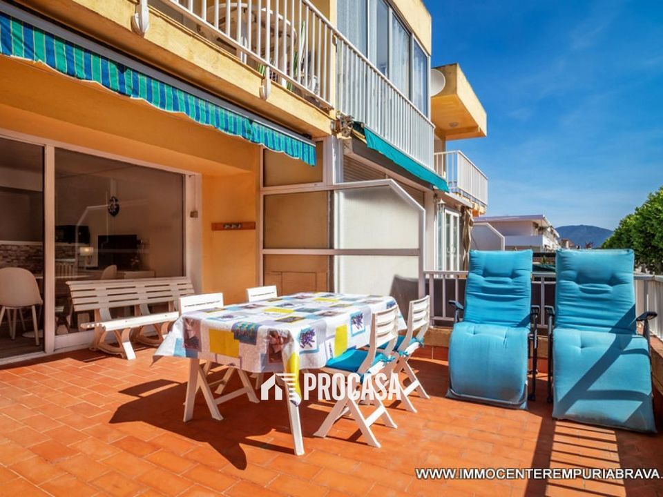 Lejlighed i Empuriabrava, Gerona - foto 2