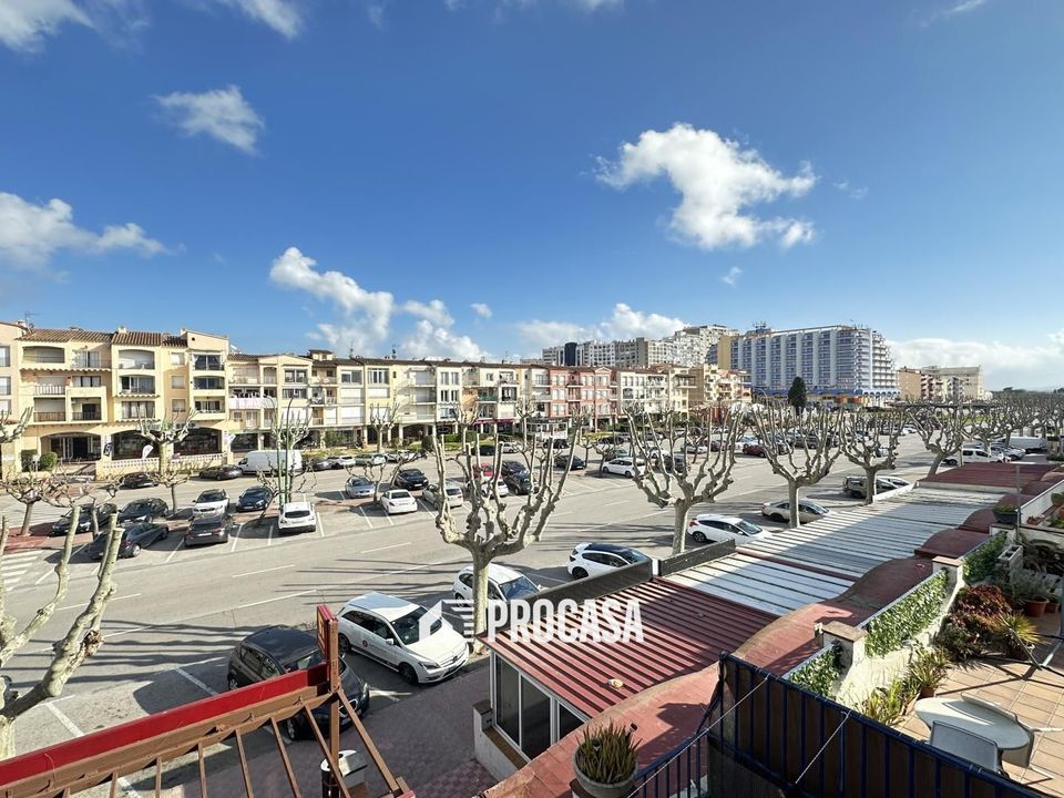 Lejlighed i Empuriabrava, Gerona - foto 1