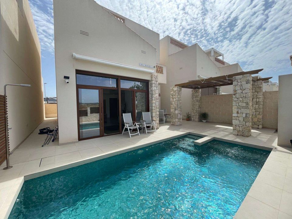 Villa - Benijofar, Alicante - photo 1