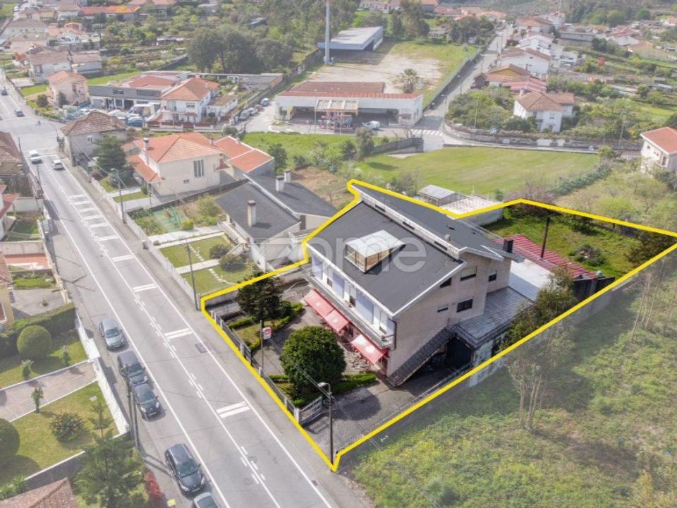 Villa em Crestuma, Porto - foto 1