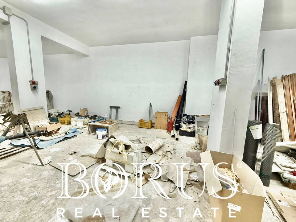 L'establiment comercial a Santa Maria Capua Vetere, Caserta - foto 4