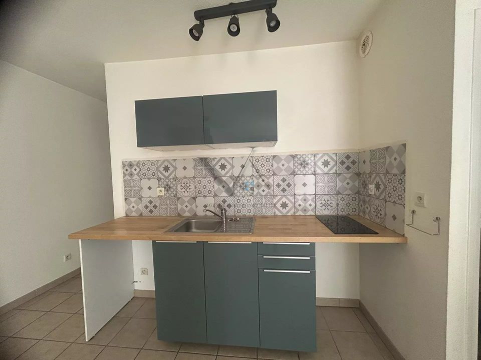 Apartment in Montelimar, Drome - photo 2