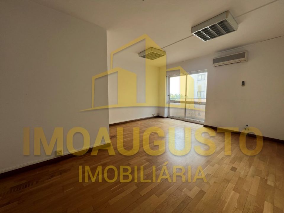 Commercial property in Guarda, Guarda - photo 4