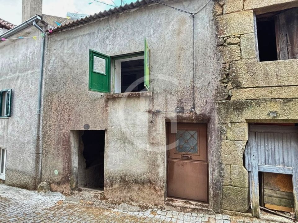 Casa de cidade em Peraboa, Castelo Branco - foto 1